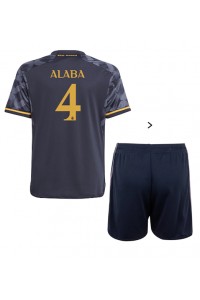 Real Madrid David Alaba #4 Jalkapallovaatteet Lasten Vieraspeliasu 2023-24 Lyhythihainen (+ Lyhyet housut)